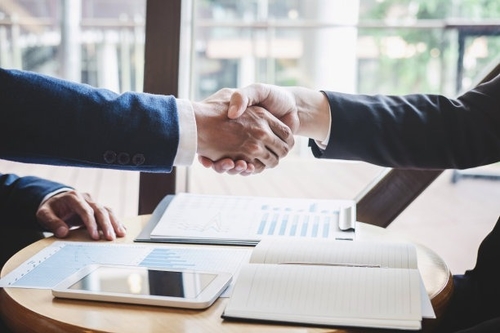 最新の企業 ソリューションについて 世界 的 な 顧客 に 奉仕 する 方法:問い合わせ から 配達 まで